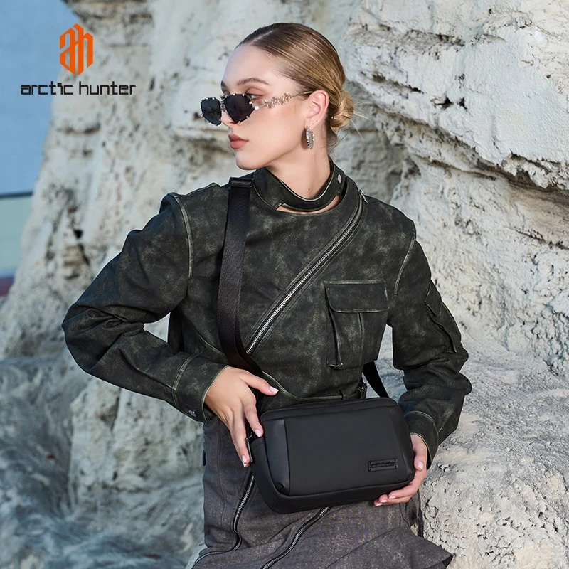 Simple And Stylish Lightweight Crossbody Bag price
